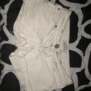 white American Eagle shorts